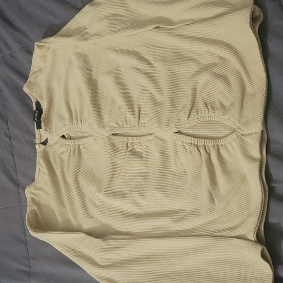 Crop Top - Picture 2 of 3